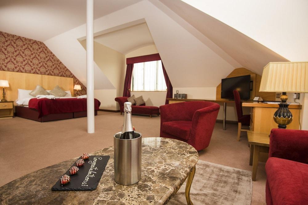 La Mon Hotel & Country Club Castlereagh Buitenkant foto