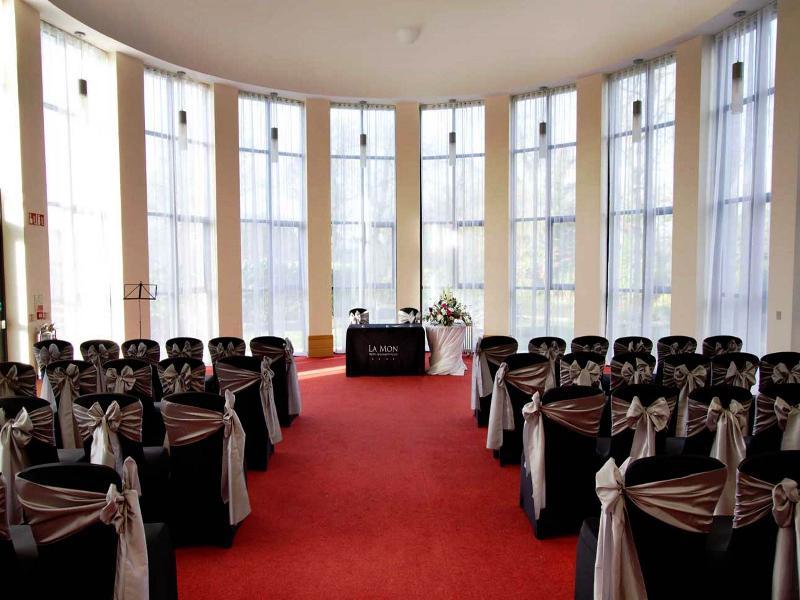 La Mon Hotel & Country Club Castlereagh Buitenkant foto