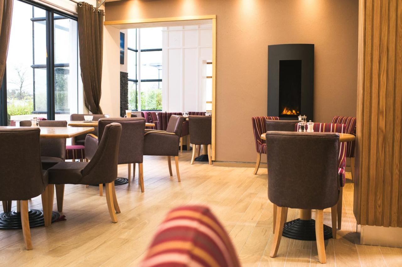 La Mon Hotel & Country Club Castlereagh Buitenkant foto