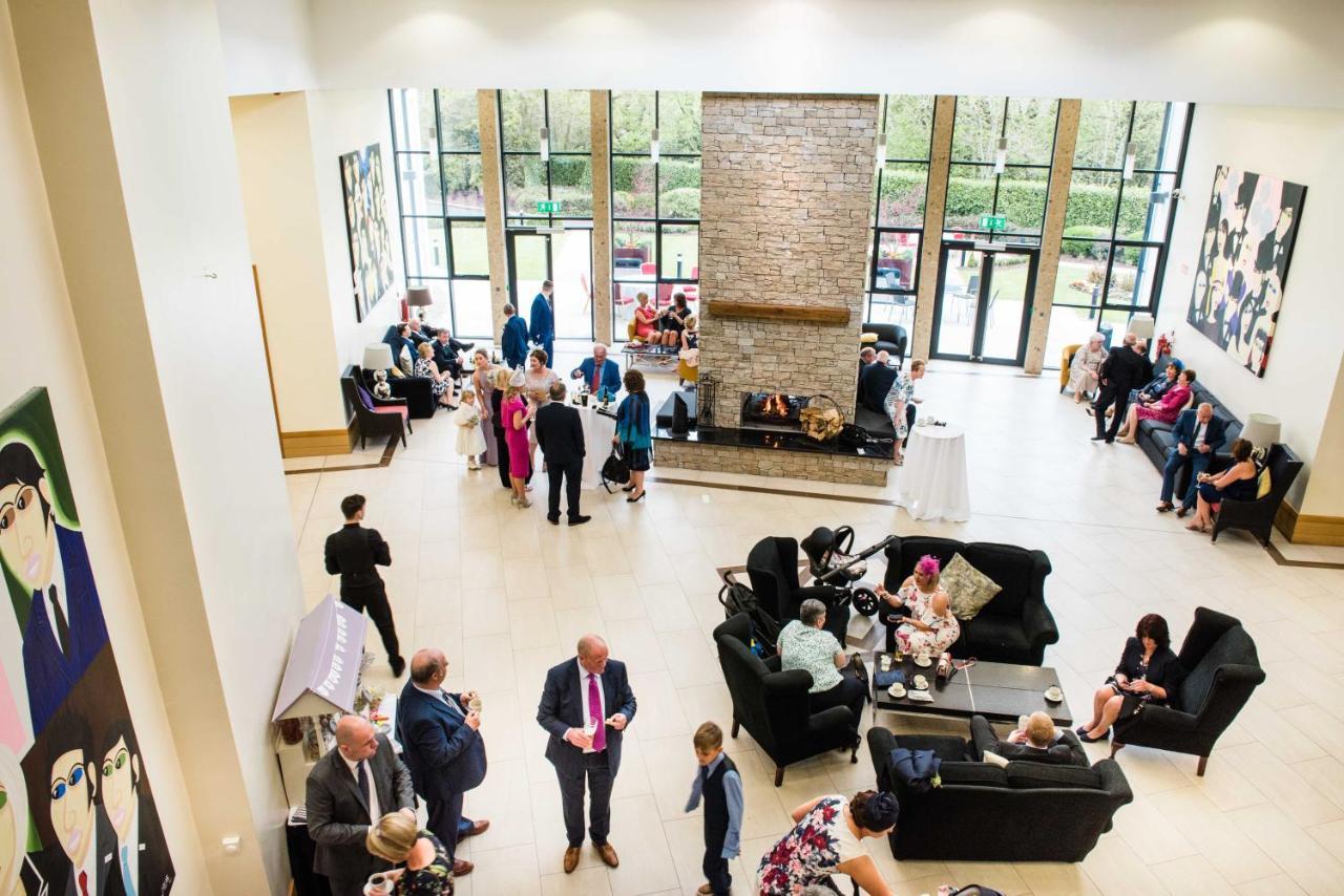 La Mon Hotel & Country Club Castlereagh Buitenkant foto