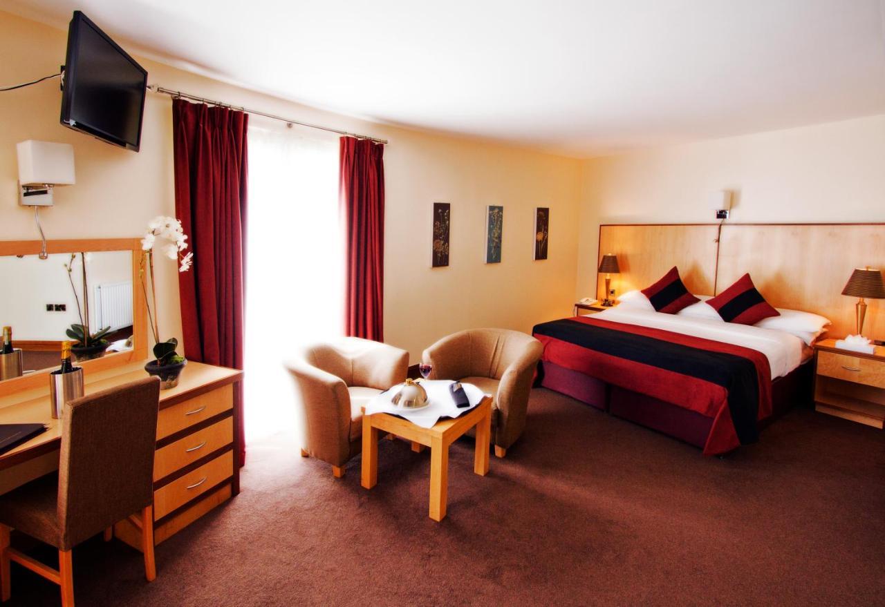 La Mon Hotel & Country Club Castlereagh Buitenkant foto