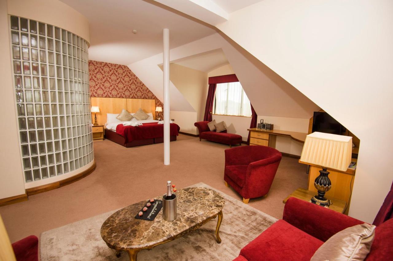 La Mon Hotel & Country Club Castlereagh Buitenkant foto